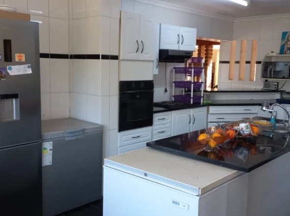 6 Bedroom Garden Flat