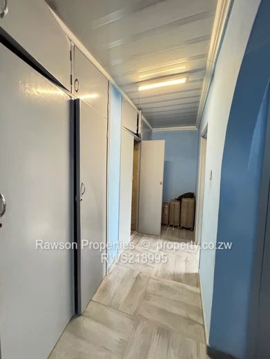 Tynwald solid gem for sale near Madokero Mall