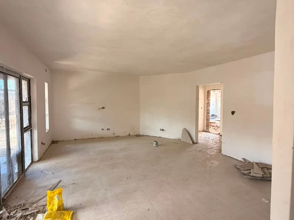 4 Bedroom Garden Flat