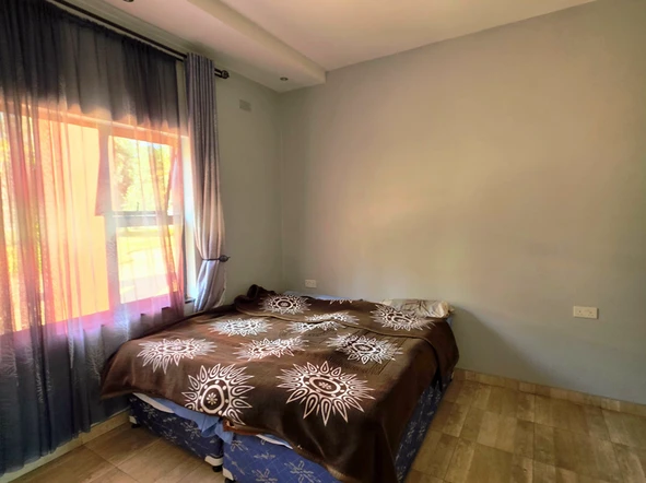 6 Bedroom House