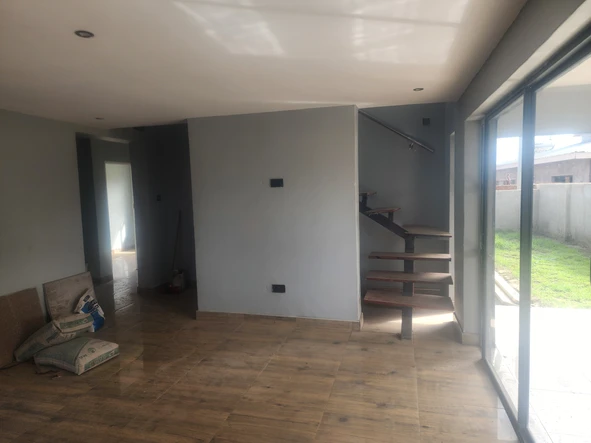 4 Bedroom Flat & Apartment