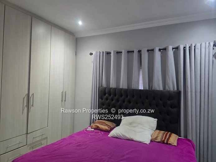 Parktown 3BR Townhouse Complex — Modern Kitchens & Paved Courtyard