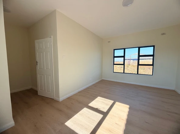 3 Bedroom Flat & Apartment
