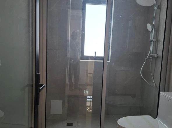 4 Bedroom Flat & Apartment
