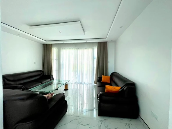 6 Bedroom House