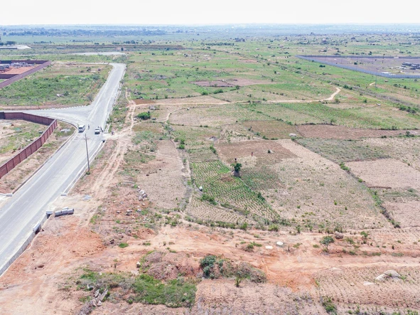 Commercial & Industrial Land