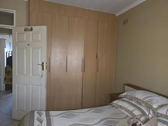 3 Bedroom Flat & Apartment