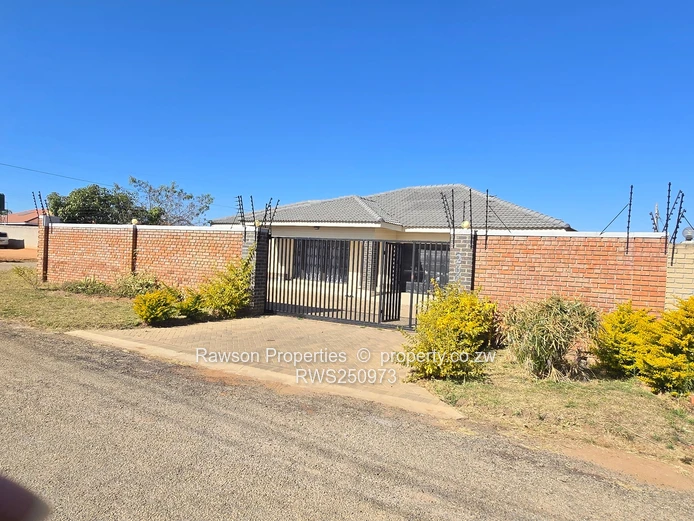 Spacious 4-Bed Home in FIDELITY LIFE PARK — Gated, Open-Plan Living & Modern Kitchen