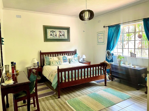 3 Bedroom Flat & Apartment