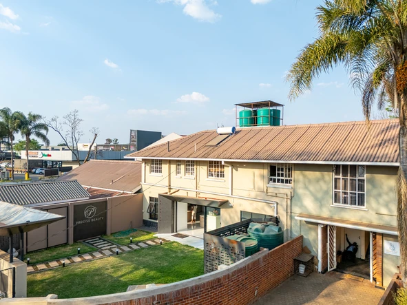 3 Bedroom Flat & Apartment