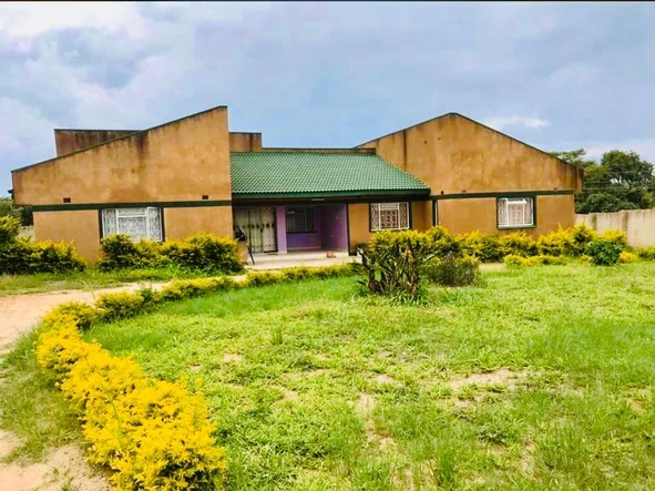 Neat 4 Bedroomed House For Sale In Chinhoyi