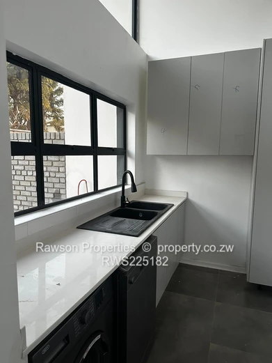 Borrowdale Pomona 3 Beds Clusters for Sale