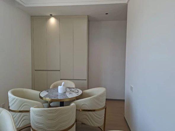 4 Bedroom Flat & Apartment