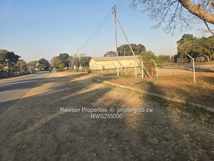 Marondera Warehouse/Factory situated in Industrial site!!