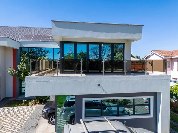 6 Bedroom House