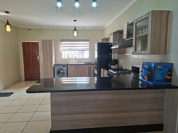 4 Bedroom Flat & Apartment