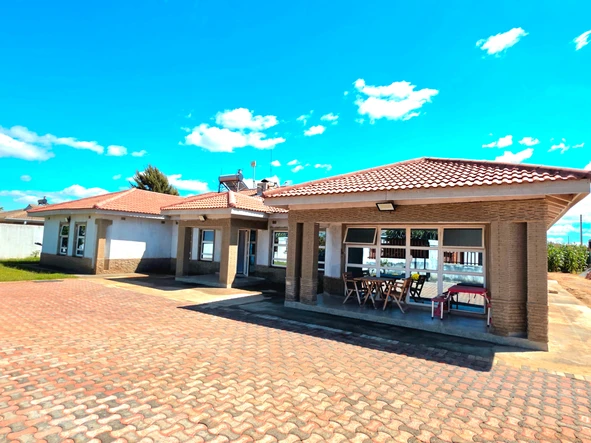 5 Bedroom House
