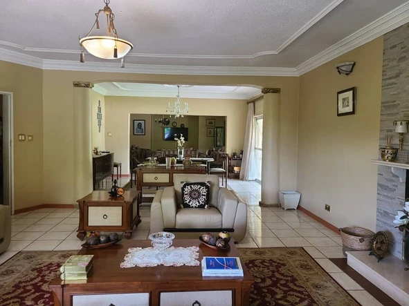 5 Bedroom House