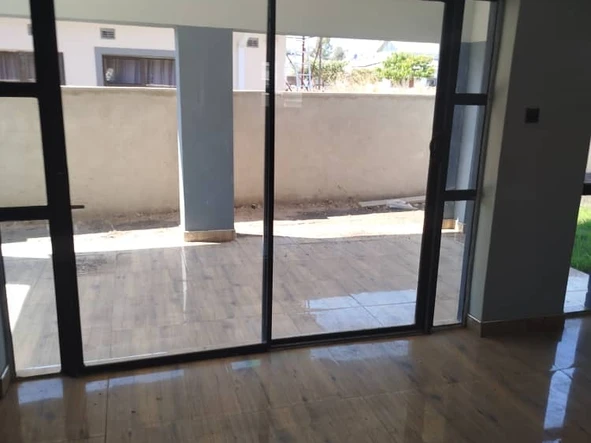 4 Bedroom Flat & Apartment