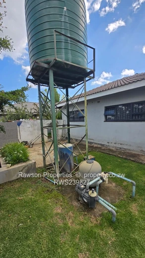 Spacious 5-Bedroom Family Haven in Secure, Modern Comfort