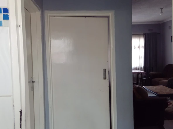 2 Bedroom Flat & Apartment