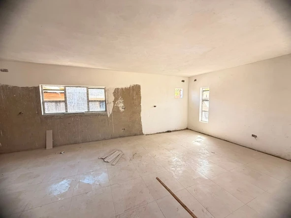 4 Bedroom Garden Flat
