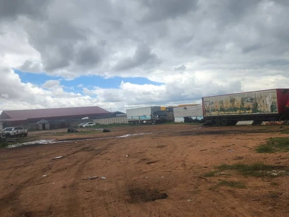 Commercial & Industrial Land