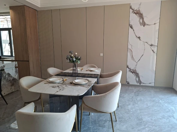 4 Bedroom Flat & Apartment