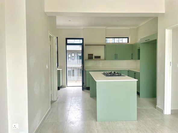 2 Bedroom Flat & Apartment