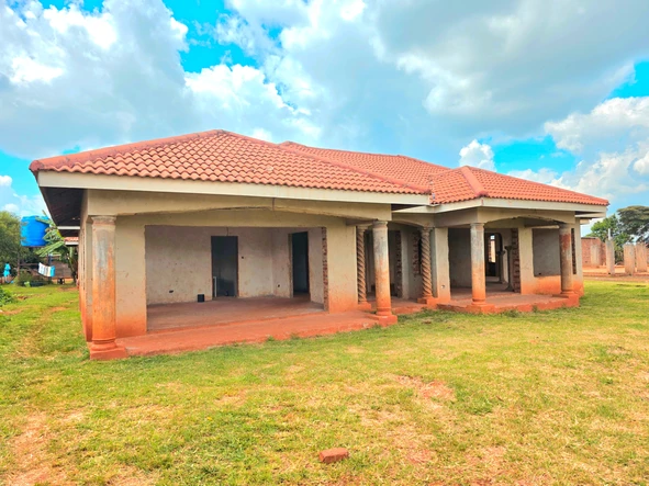 5 Bedroom House