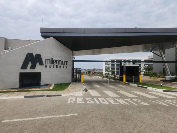 2 Bedroom Flat & Apartment