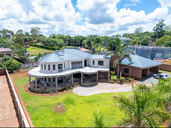 6 Bedroom House