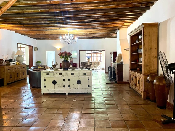 Farm & Agricultural Land