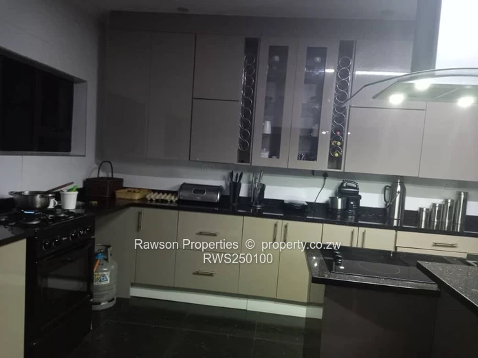 Gletwin House For Sale