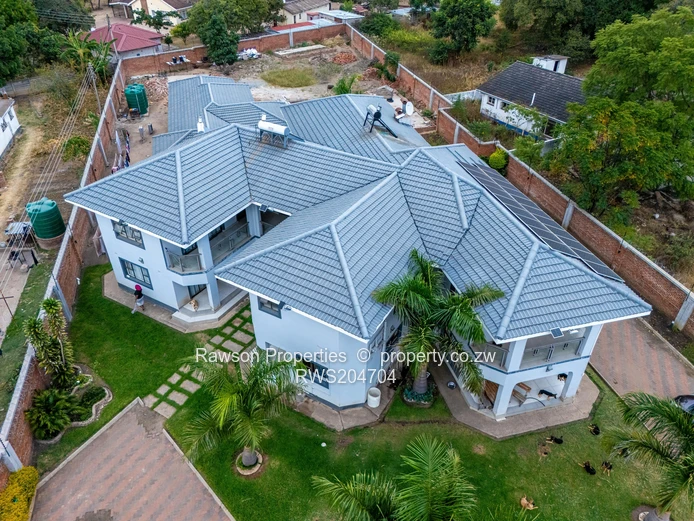 A Rare Blend of Luxury, Space and Comfort (Sole Mandate)