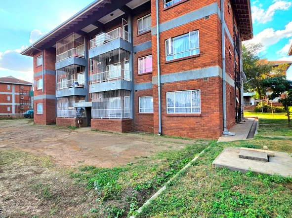 3 Bedroom Flat & Apartment
