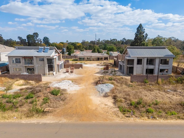 4 Bedroom Flat & Apartment
