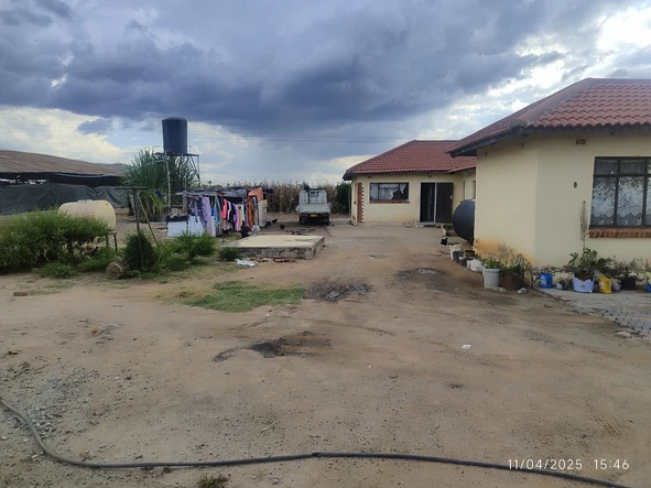 Farm & Agricultural Land