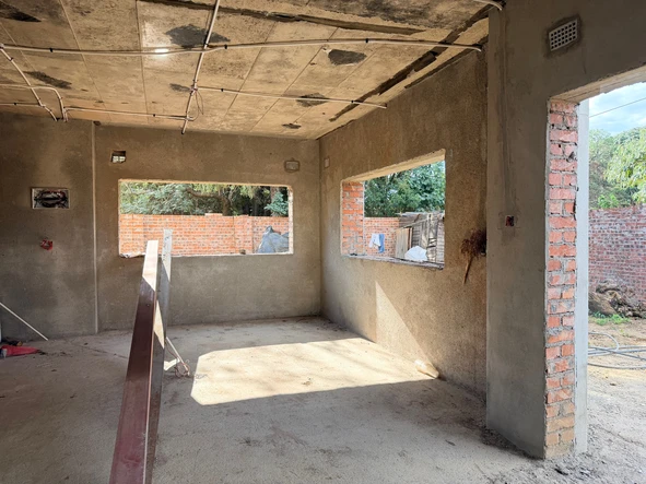 4 Bedroom Flat & Apartment
